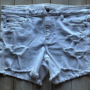 NWT. Women’s American Eagle, Distressed Jean Shorts, Size 10, White.